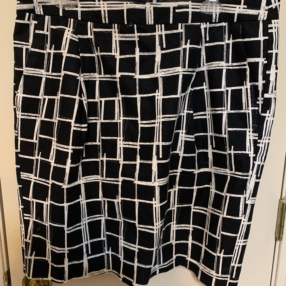 Gap Black and White skirt